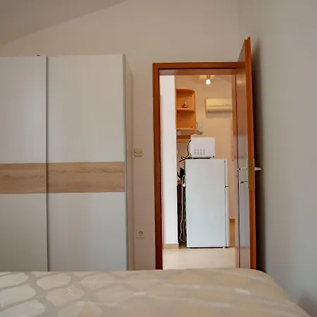 Apartment Daira Stomorska