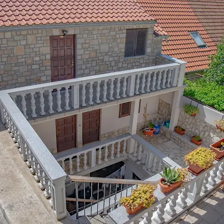 Daira Apartman Stomorska