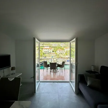 Daira Apartman Stomorska